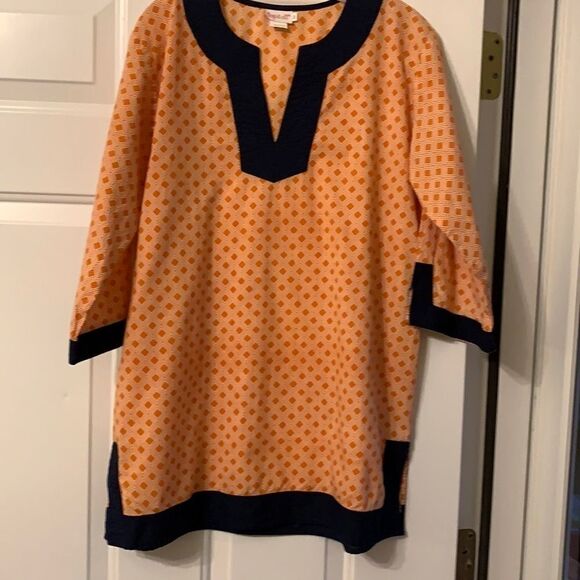 Size medium 100% cotton top - Picture 1 of 5